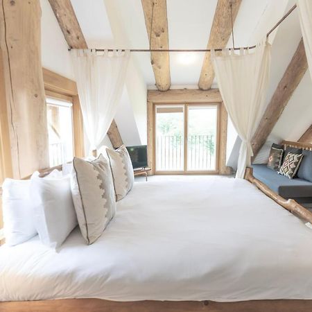 Wild Nurture Eco Luxury Offgrid Log Cabin フォート・ウィリアム エクステリア 写真