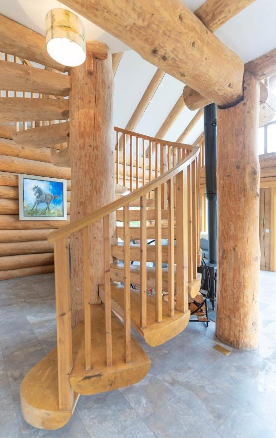 Wild Nurture Eco Luxury Offgrid Log Cabin フォート・ウィリアム エクステリア 写真