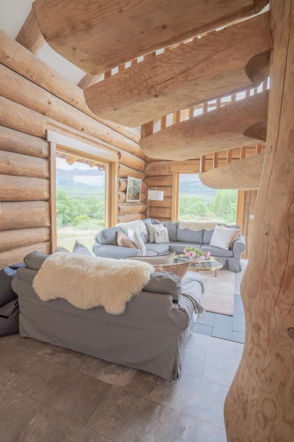 Wild Nurture Eco Luxury Offgrid Log Cabin フォート・ウィリアム エクステリア 写真