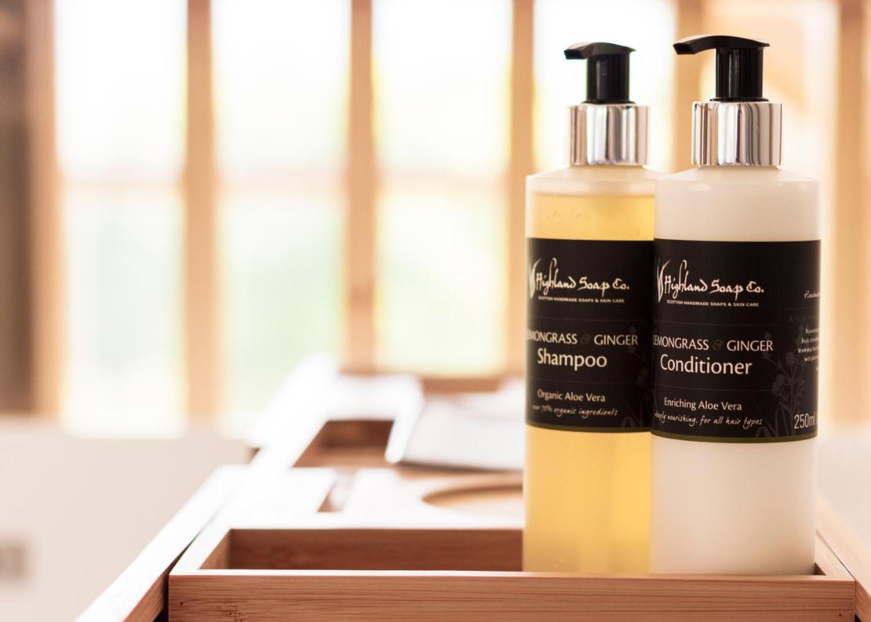 Wild Nurture Eco Luxury Offgrid Log Cabin フォート・ウィリアム エクステリア 写真