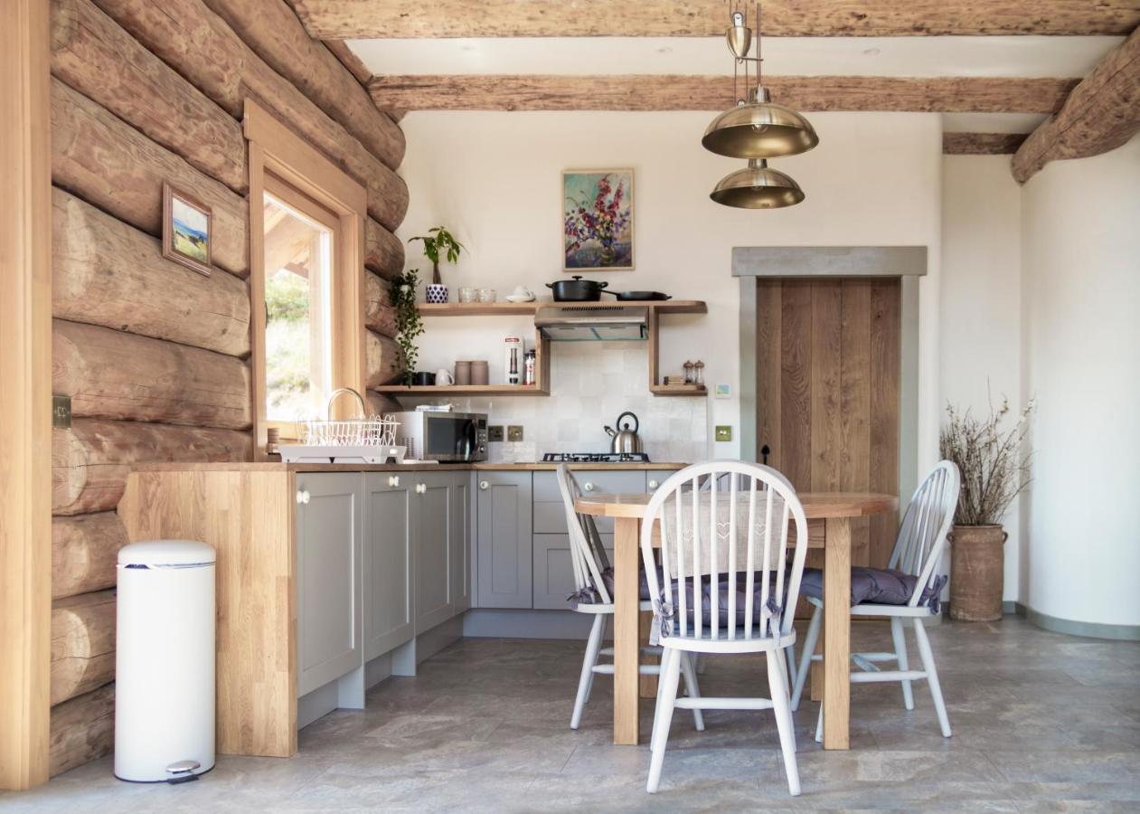 Wild Nurture Eco Luxury Offgrid Log Cabin フォート・ウィリアム エクステリア 写真
