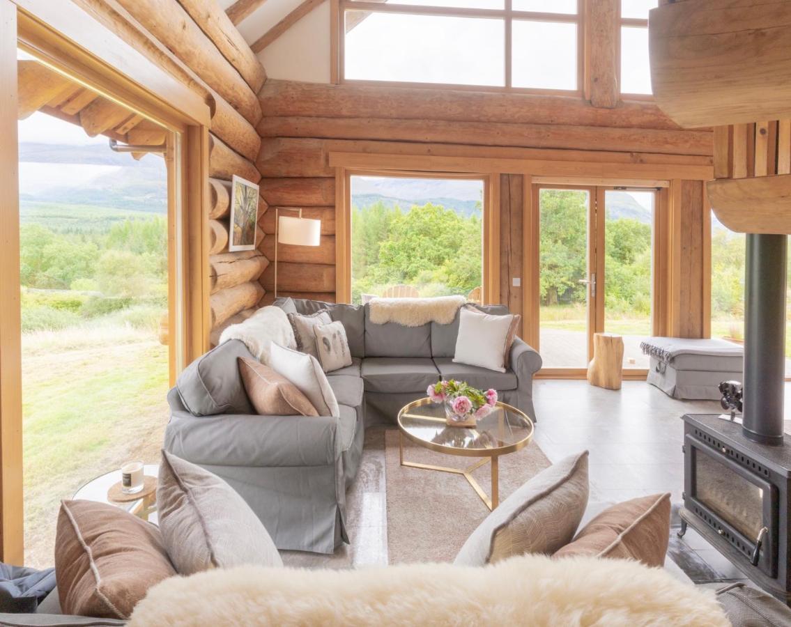Wild Nurture Eco Luxury Offgrid Log Cabin フォート・ウィリアム エクステリア 写真