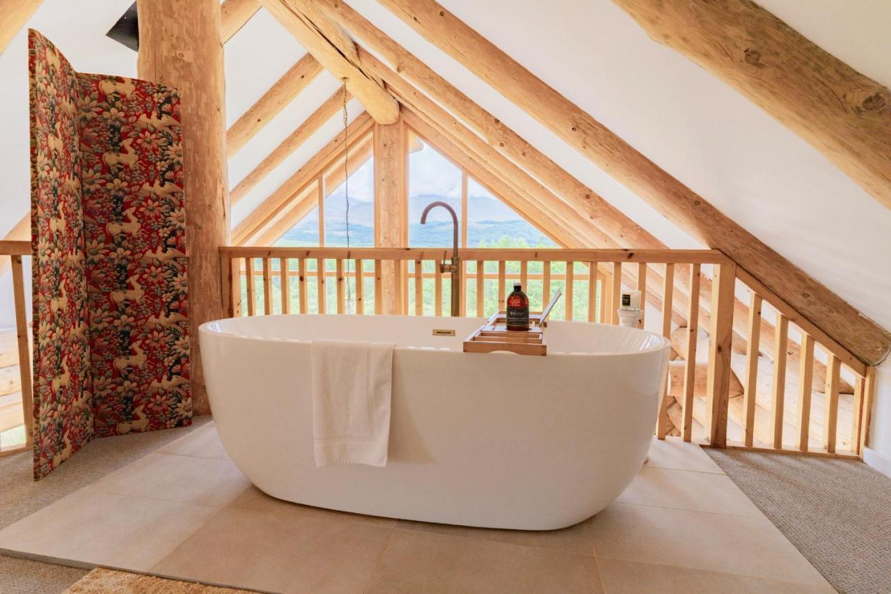 Wild Nurture Eco Luxury Offgrid Log Cabin フォート・ウィリアム エクステリア 写真