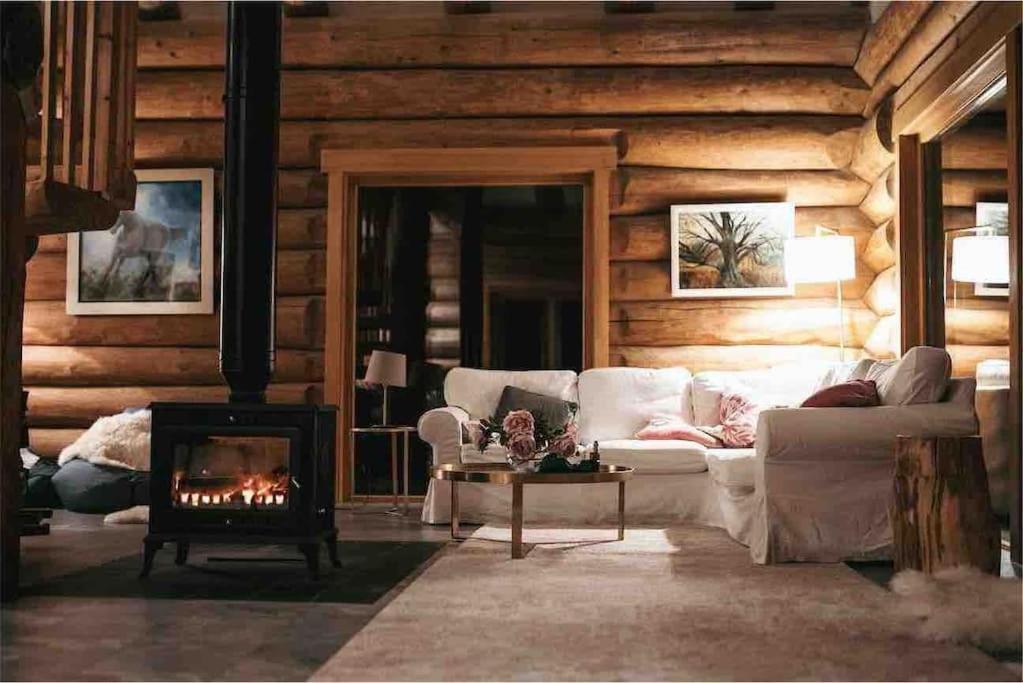 Wild Nurture Eco Luxury Offgrid Log Cabin フォート・ウィリアム エクステリア 写真