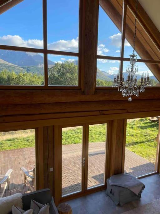 Wild Nurture Eco Luxury Offgrid Log Cabin フォート・ウィリアム エクステリア 写真